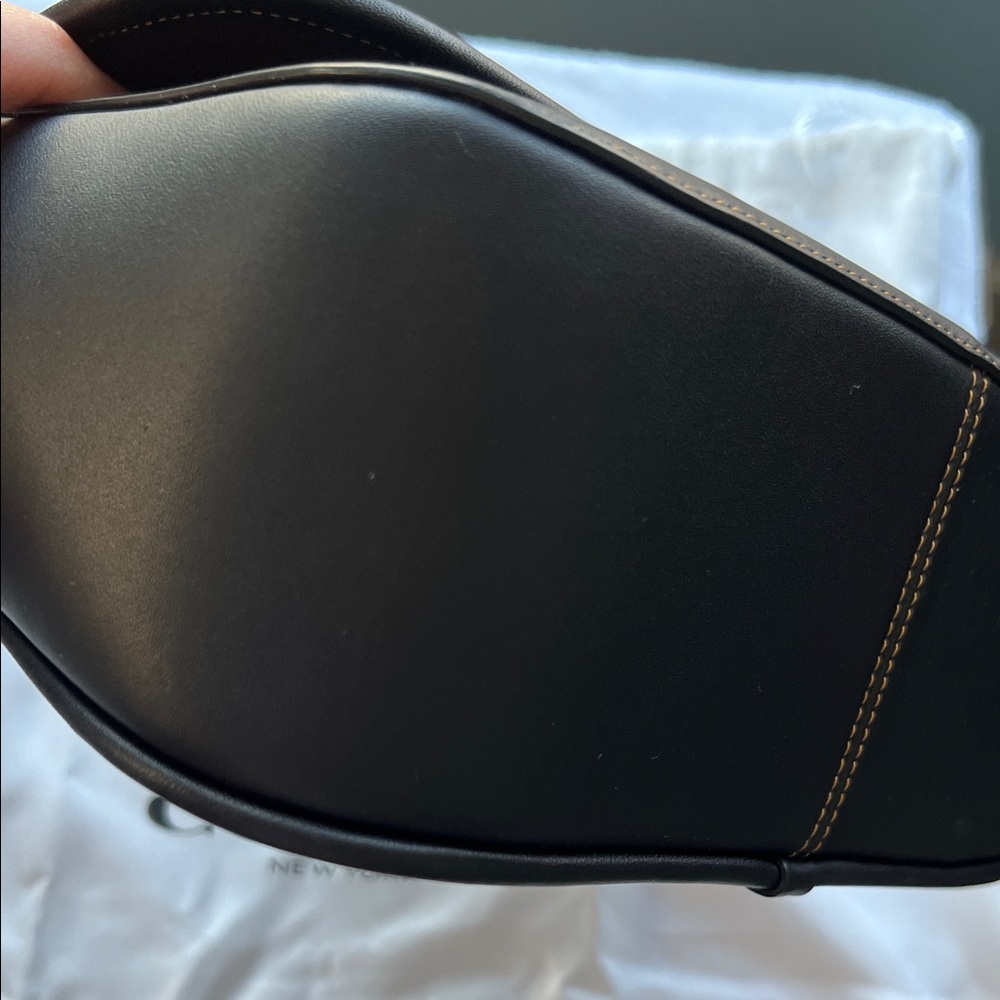 Coach Black Leather Crossbody Bag with Gold Hardware - Picture 8 of 17